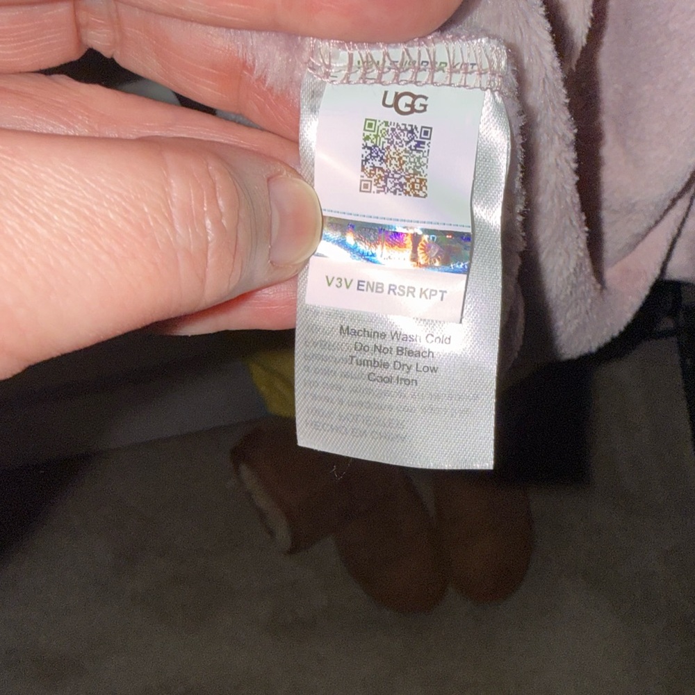 UGG Velour Robe - Picture 2 of 4